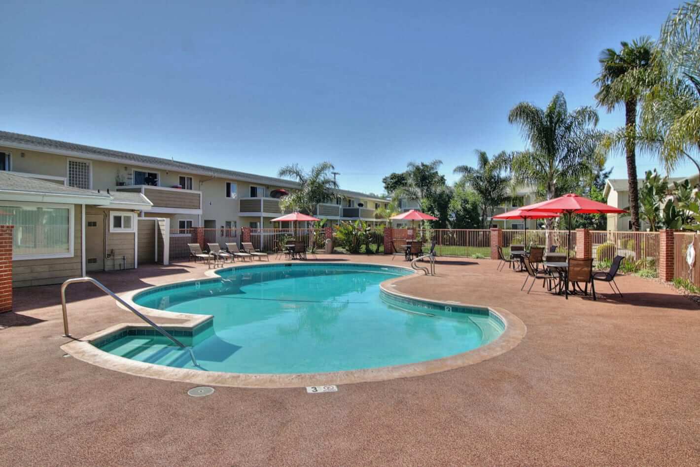 Ranchero Plaza Apartments photo 3